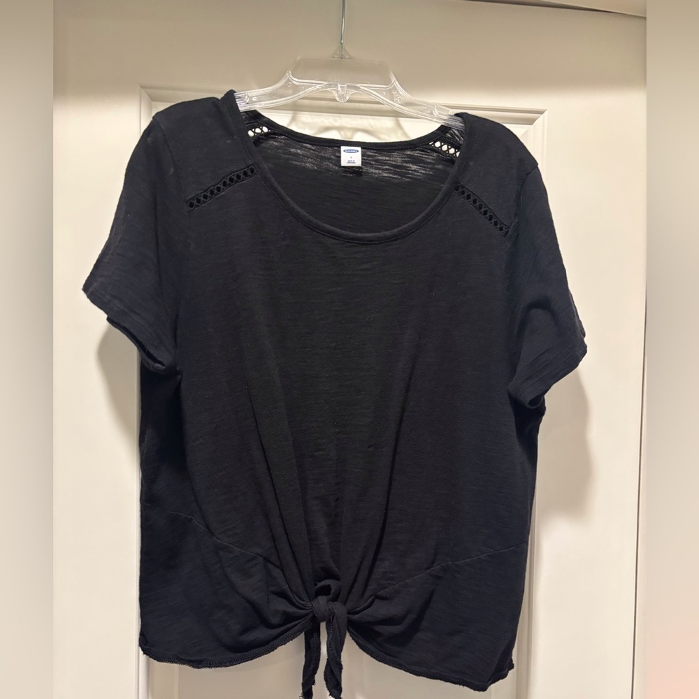 Old Navy Black Short Sleeve Tie-Front Tee